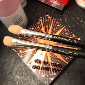 MAC 239 and 217 brushes
